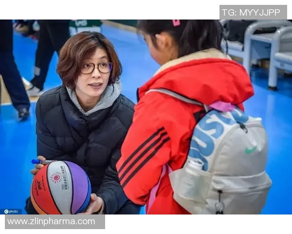 张帆：在新时代背景下探索青年成长与发展的多元路径与挑战